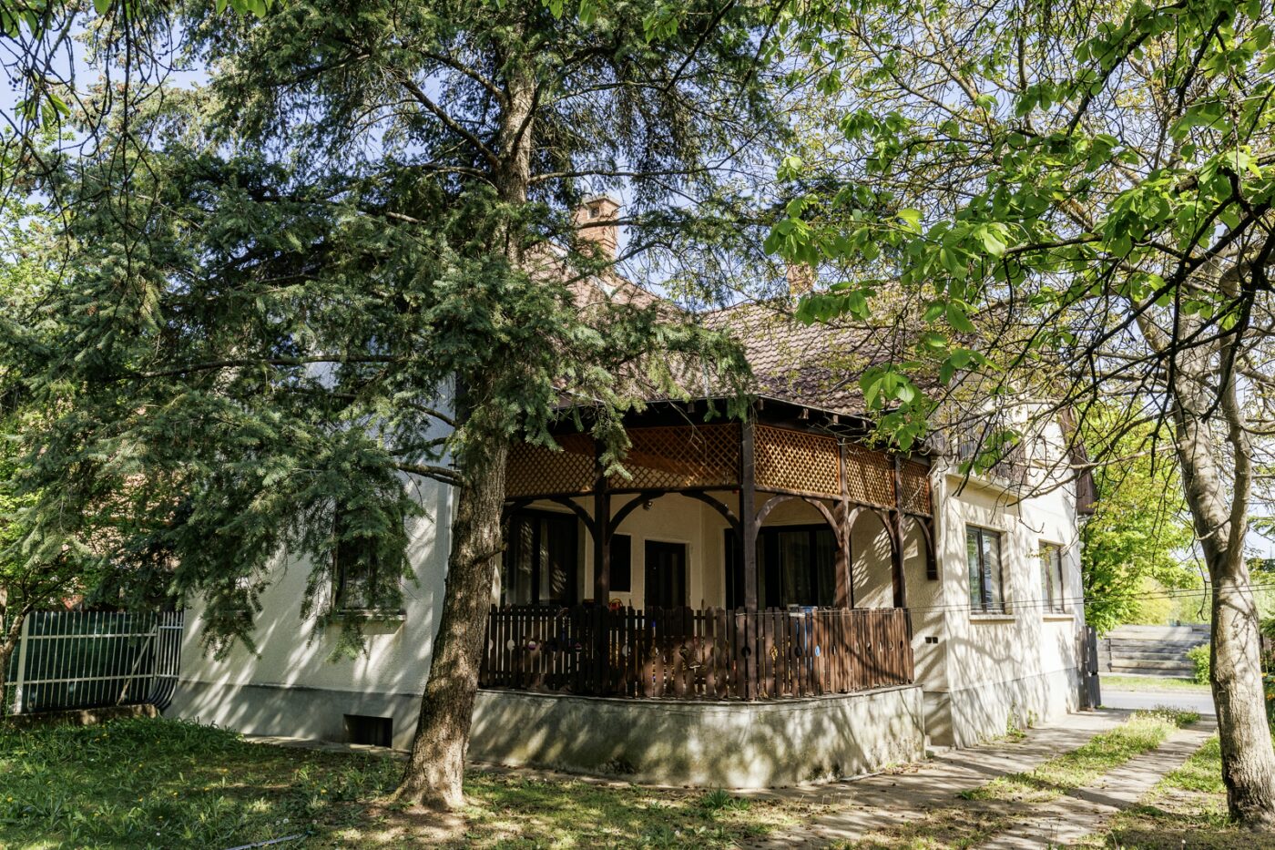 5 hálószobás családi ház Gödöllő központjában — 2